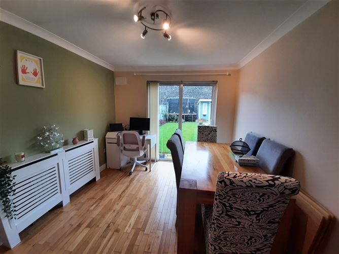 8 Kilbride Close, Kilbride Gardens, Clara, Co. Offaly