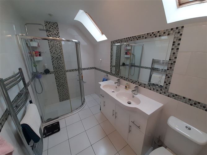 8 Kilbride Close, Kilbride Gardens, Clara, Co. Offaly