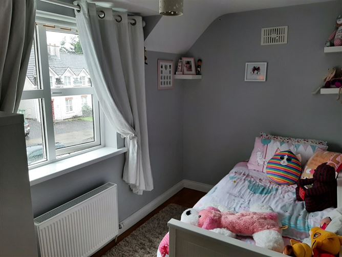 8 Kilbride Close, Kilbride Gardens, Clara, Co. Offaly