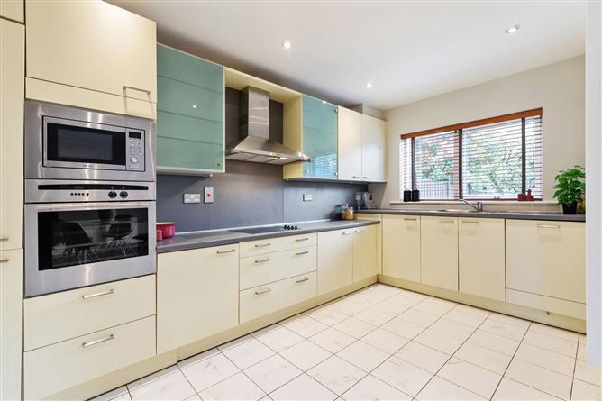 15 Merton Walk, Mount St Annes, Milltown, Dublin 6
