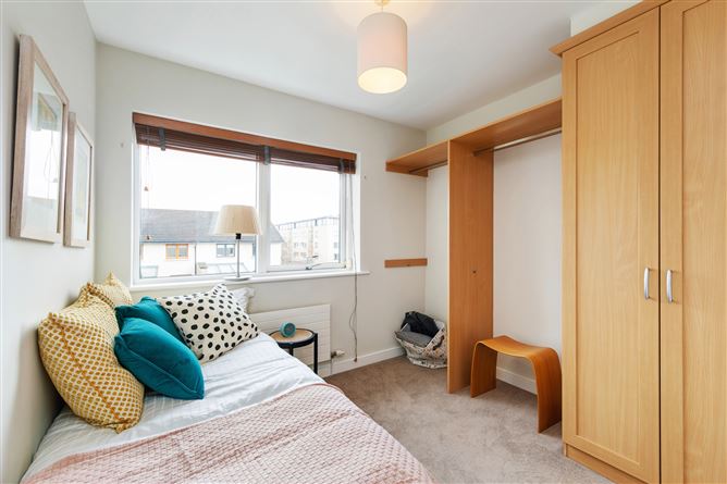15 Merton Walk, Mount St Annes, Milltown, Dublin 6