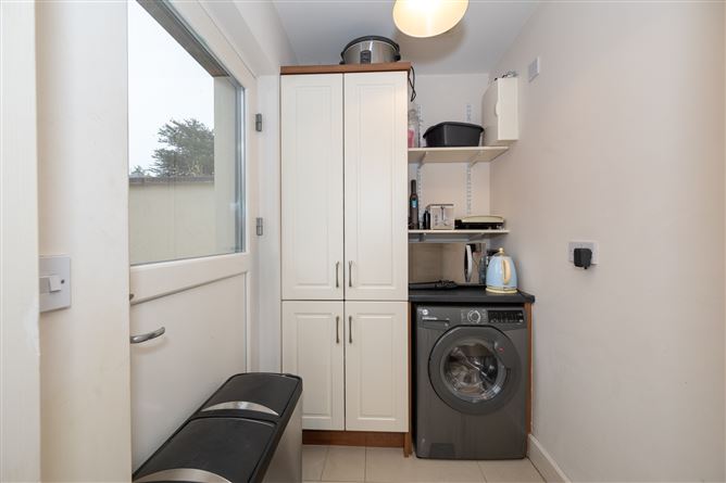 14 Bridgefield Grove, Curraheen Road, Bishopstown, Cork, Co. Cork