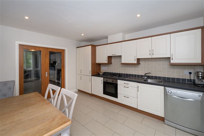 14 Bridgefield Grove, Curraheen Road, Bishopstown, Cork, Co. Cork