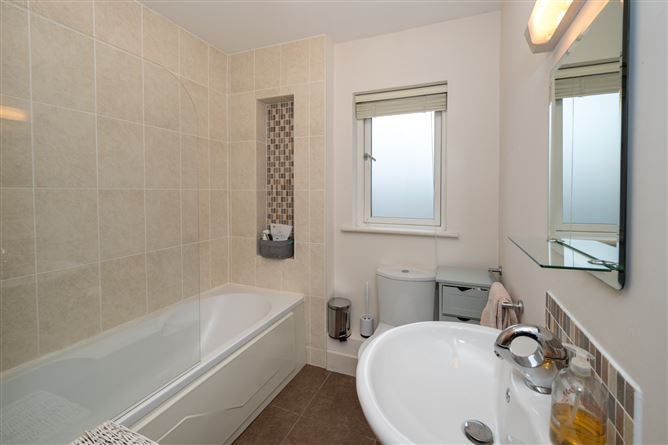 14 Bridgefield Grove, Curraheen Road, Bishopstown, Cork, Co. Cork