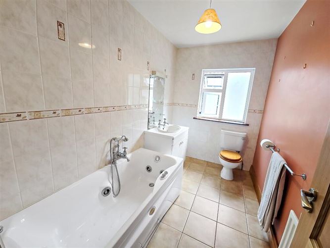 Avalon House, Gortroe, Fossa, Killarney, Kerry