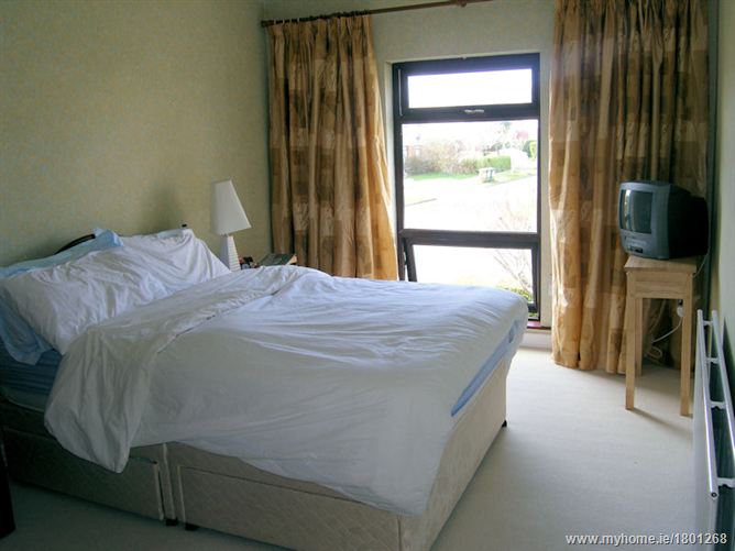 Photo 11 of 13 — 213 Limetree Avenue, Portmarnock, Co. Dublin