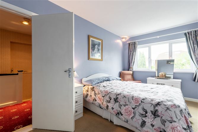 10 Trimleston Road, Booterstown, Dublin