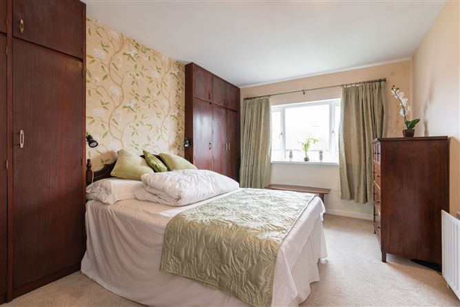 10 Trimleston Road, Booterstown, Dublin