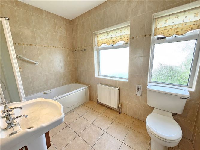 63 Collins Park, Ennis, Co. Clare