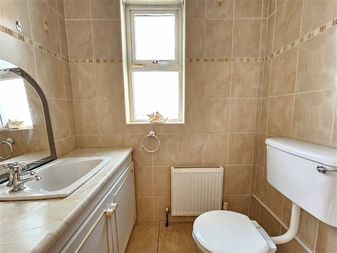 63 Collins Park, Ennis, Co. Clare
