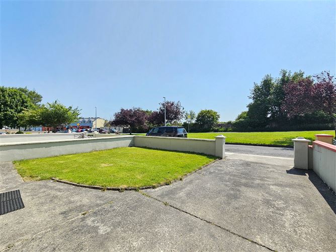 63 Collins Park, Ennis, Co. Clare