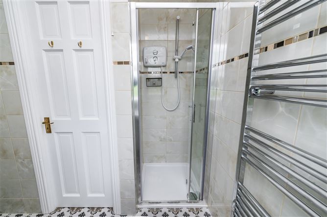 https://photos-a.propertyimages.ie/media/8/6/2/5003268/f42ffb7d-1902-416e-96b3-41303b8e79d7_l.jpg
