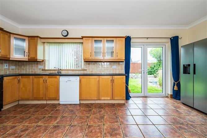 https://photos-a.propertyimages.ie/media/8/6/2/5003268/f42ffb7d-1902-416e-96b3-41303b8e79d7_l.jpg