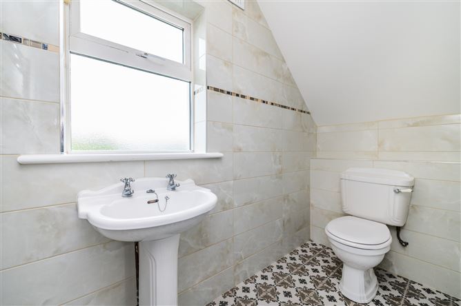 https://photos-a.propertyimages.ie/media/8/6/2/5003268/f42ffb7d-1902-416e-96b3-41303b8e79d7_l.jpg