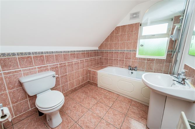 https://photos-a.propertyimages.ie/media/8/6/2/5003268/f42ffb7d-1902-416e-96b3-41303b8e79d7_l.jpg