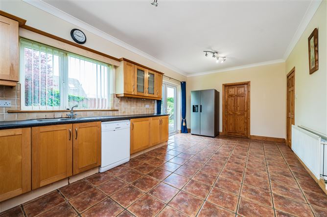 https://photos-a.propertyimages.ie/media/8/6/2/5003268/f42ffb7d-1902-416e-96b3-41303b8e79d7_l.jpg