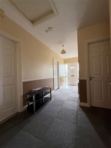 35 Hollywood Grove, Ballaghaderreen, Co. Roscommon