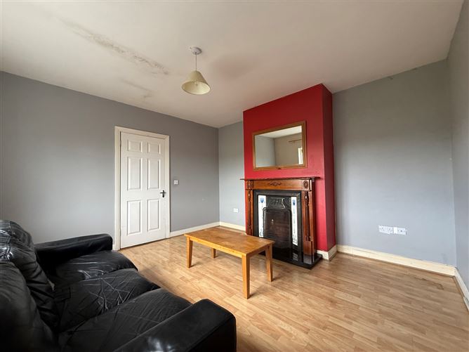 Photo 11 of 37 — 35 Hollywood Grove, Ballaghaderreen, Co. Roscommon