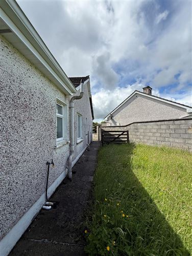 Photo 30 of 37 — 35 Hollywood Grove, Ballaghaderreen, Co. Roscommon