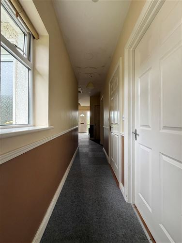35 Hollywood Grove, Ballaghaderreen, Co. Roscommon
