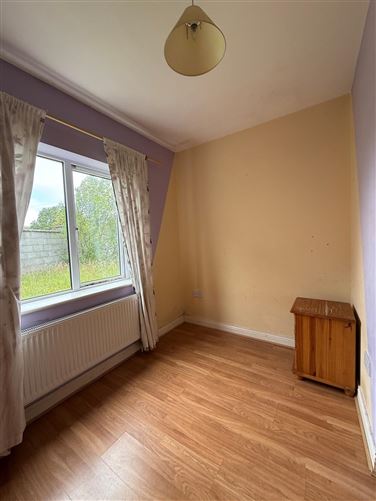 Photo 19 of 37 — 35 Hollywood Grove, Ballaghaderreen, Co. Roscommon