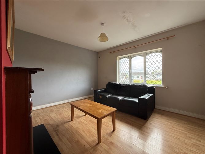 Photo 10 of 37 — 35 Hollywood Grove, Ballaghaderreen, Co. Roscommon