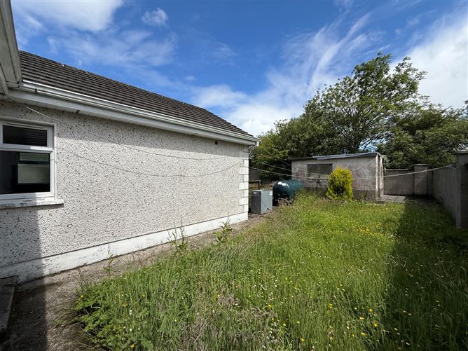 Photo 28 of 37 — 35 Hollywood Grove, Ballaghaderreen, Co. Roscommon
