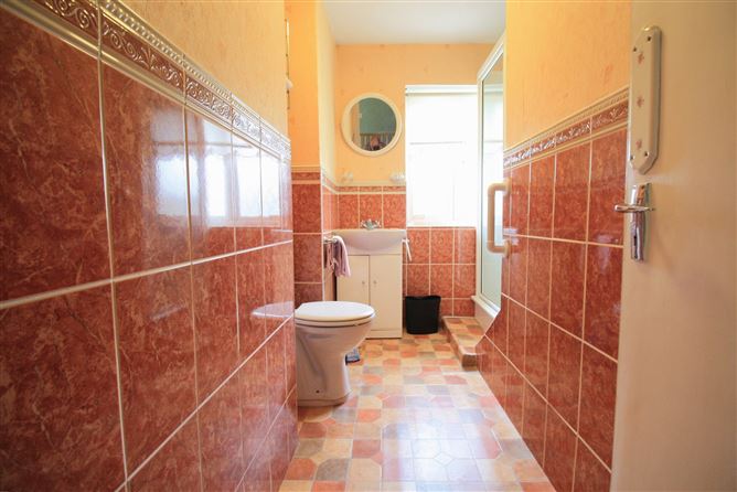 Photo 6 of 18 — 33 Pacelli Avenue, Graiguecullen, Carlow