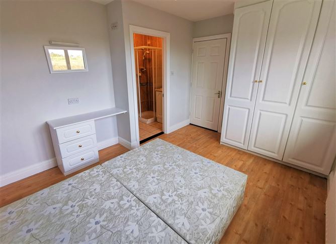 48 Clareville, Claremorris, Co. Mayo