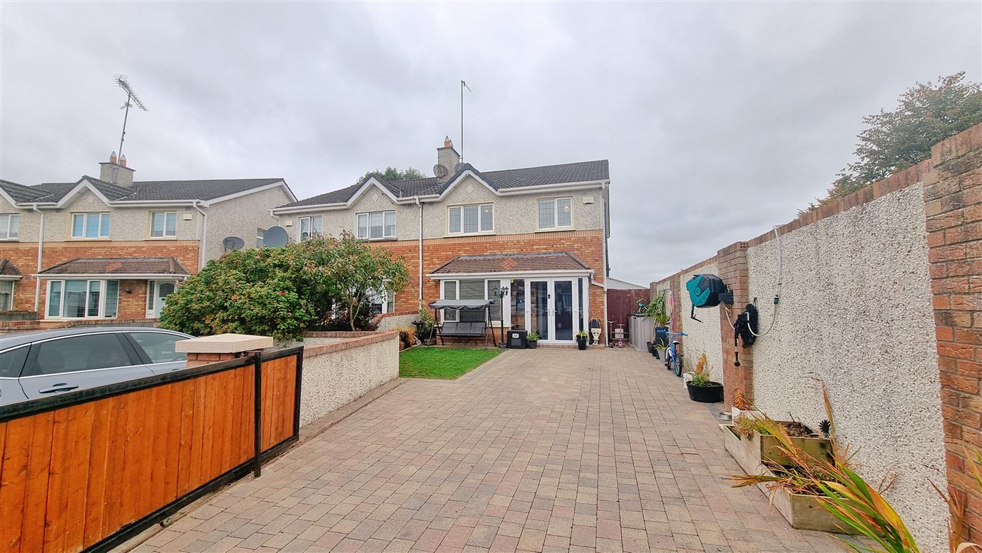 16 Priory Grove, Johnstown, Navan, Meath