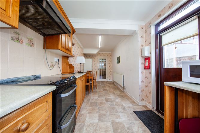 https://photos-a.propertyimages.ie/media/8/6/3/5005368/0529de6a-1c86-479d-a22d-3adc88b3cd54_l.jpg