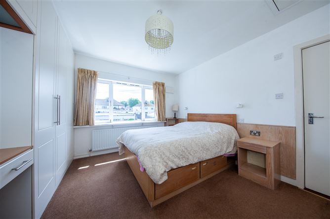 https://photos-a.propertyimages.ie/media/8/6/3/5005368/0529de6a-1c86-479d-a22d-3adc88b3cd54_l.jpg