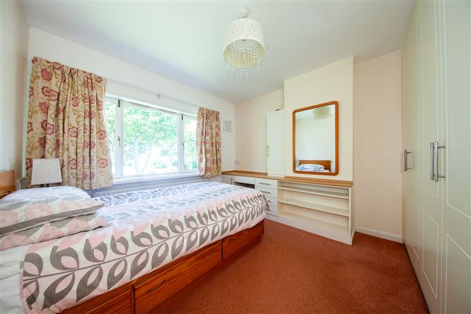https://photos-a.propertyimages.ie/media/8/6/3/5005368/0529de6a-1c86-479d-a22d-3adc88b3cd54_l.jpg