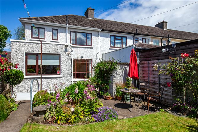 https://photos-a.propertyimages.ie/media/8/6/3/5005368/0529de6a-1c86-479d-a22d-3adc88b3cd54_l.jpg