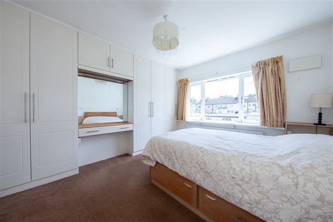 https://photos-a.propertyimages.ie/media/8/6/3/5005368/0529de6a-1c86-479d-a22d-3adc88b3cd54_l.jpg