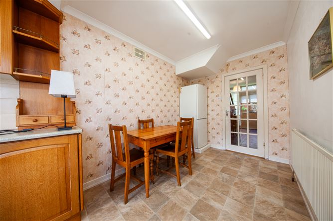 https://photos-a.propertyimages.ie/media/8/6/3/5005368/0529de6a-1c86-479d-a22d-3adc88b3cd54_l.jpg