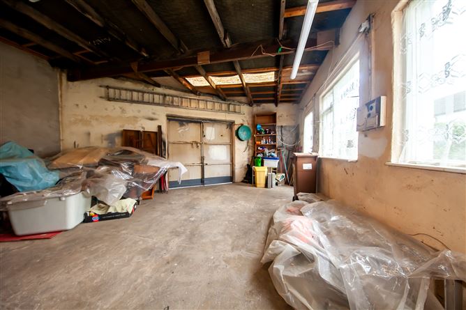 https://photos-a.propertyimages.ie/media/8/6/3/5005368/0529de6a-1c86-479d-a22d-3adc88b3cd54_l.jpg