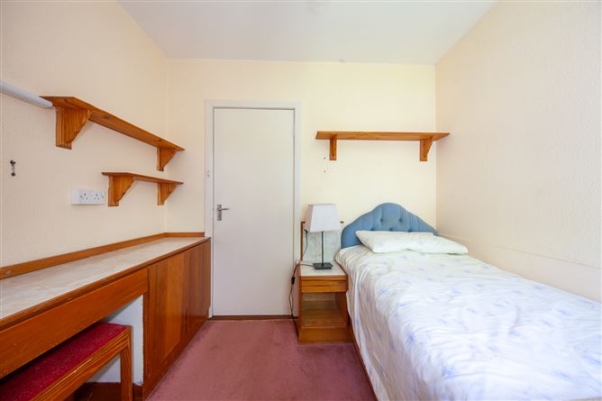 https://photos-a.propertyimages.ie/media/8/6/3/5005368/0529de6a-1c86-479d-a22d-3adc88b3cd54_l.jpg