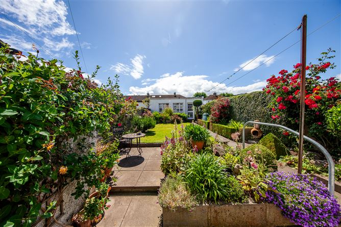 https://photos-a.propertyimages.ie/media/8/6/3/5005368/0529de6a-1c86-479d-a22d-3adc88b3cd54_l.jpg