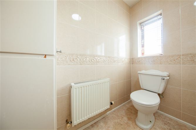 https://photos-a.propertyimages.ie/media/8/6/3/5005368/0529de6a-1c86-479d-a22d-3adc88b3cd54_l.jpg