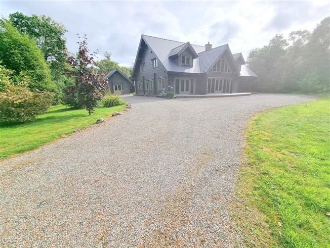 Main image for New Place, Iskanafeelna, Glengarriff, Co. Cork
