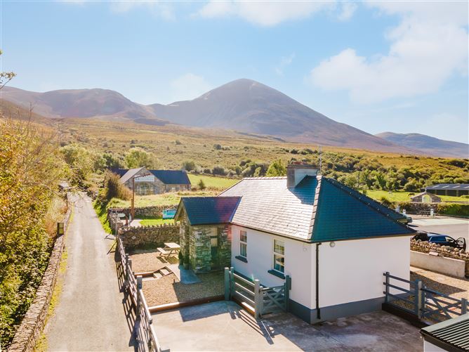 Reek Road Cottage, Murrisk, Westport, Mayo