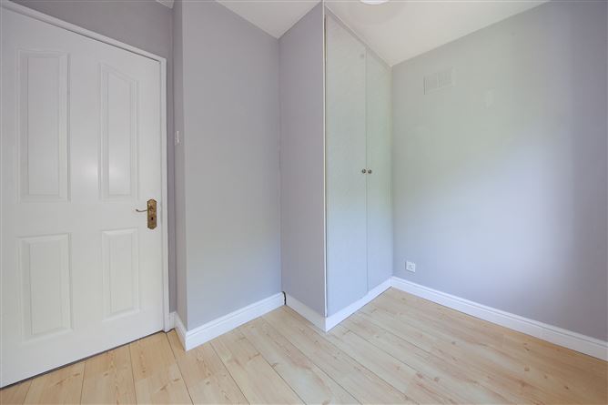 https://photos-a.propertyimages.ie/media/8/6/4/5004468/6cc2ec7a-ac79-428a-841a-b97957f02f73_l.jpg