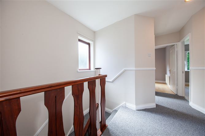 https://photos-a.propertyimages.ie/media/8/6/4/5004468/6cc2ec7a-ac79-428a-841a-b97957f02f73_l.jpg