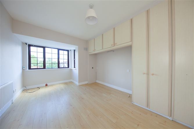 https://photos-a.propertyimages.ie/media/8/6/4/5004468/6cc2ec7a-ac79-428a-841a-b97957f02f73_l.jpg