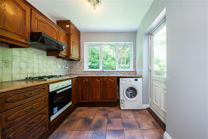 https://photos-a.propertyimages.ie/media/8/6/4/5004468/6cc2ec7a-ac79-428a-841a-b97957f02f73_l.jpg