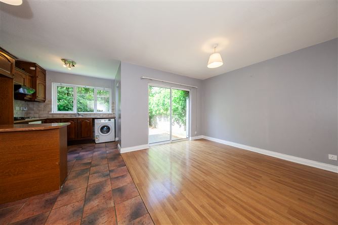 https://photos-a.propertyimages.ie/media/8/6/4/5004468/6cc2ec7a-ac79-428a-841a-b97957f02f73_l.jpg