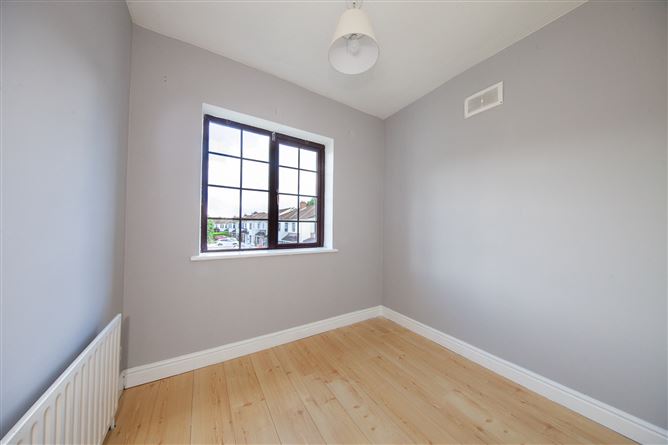 https://photos-a.propertyimages.ie/media/8/6/4/5004468/6cc2ec7a-ac79-428a-841a-b97957f02f73_l.jpg