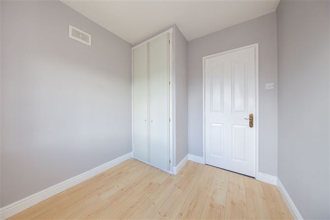 https://photos-a.propertyimages.ie/media/8/6/4/5004468/6cc2ec7a-ac79-428a-841a-b97957f02f73_l.jpg