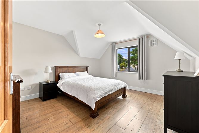 Photo 17 of 25 — Bannaventa, 1 Seamount Road, Malahide, County Dublin